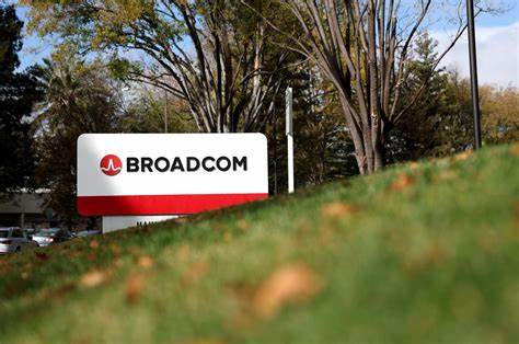 Analysts Stay Bullish on Broadcom (AVGO), Citing Recovery Potential and AI Tailwinds